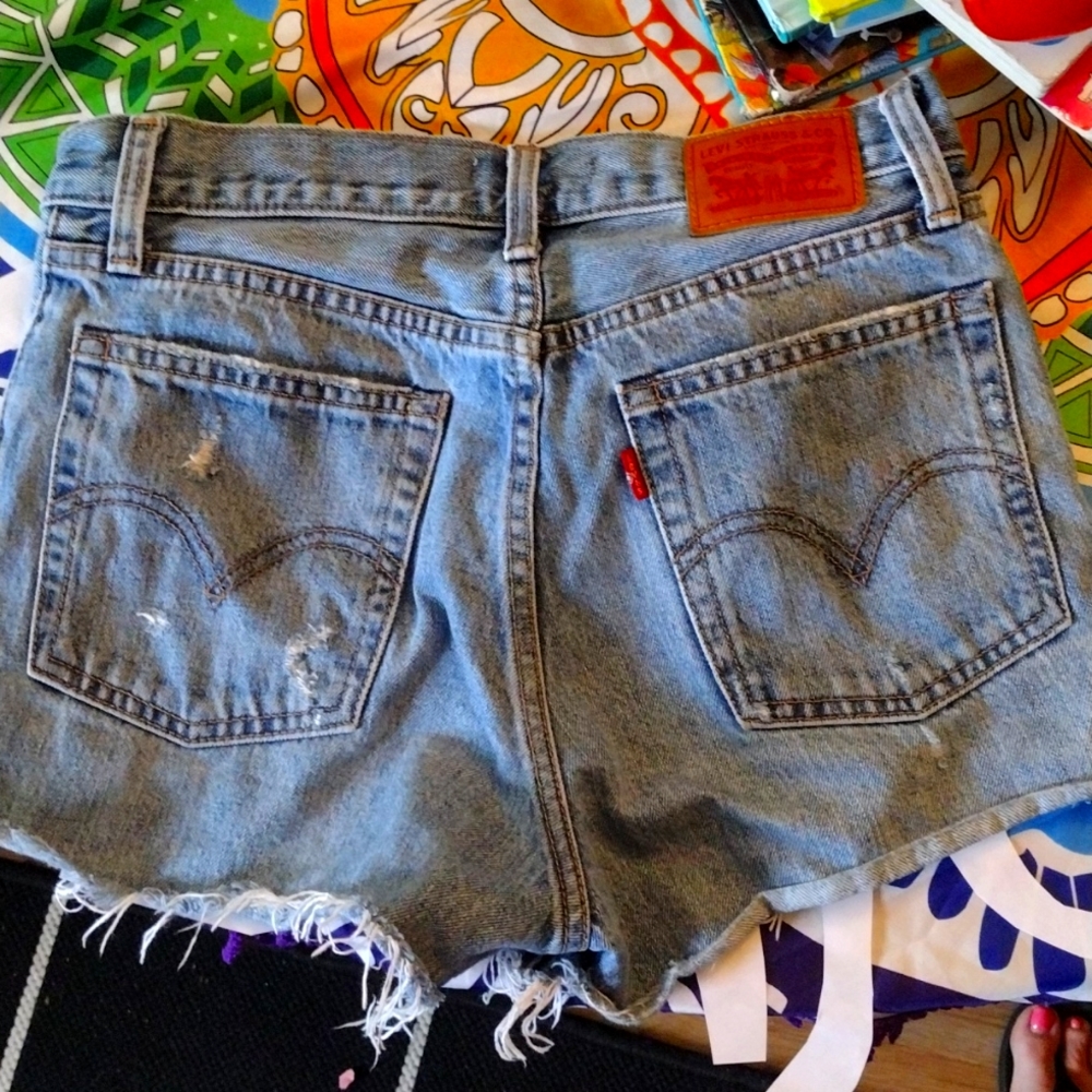 Levi wedgie shorts 😎💗